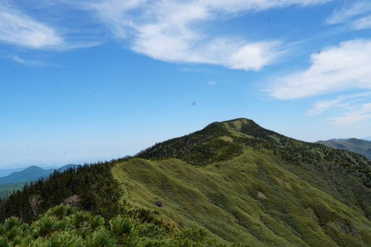 岩菅山