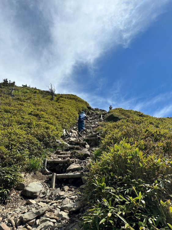 岩菅山