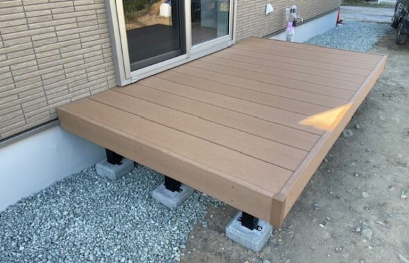 ウッドデッキ