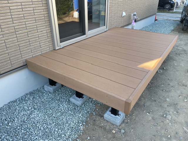 ウッドデッキ